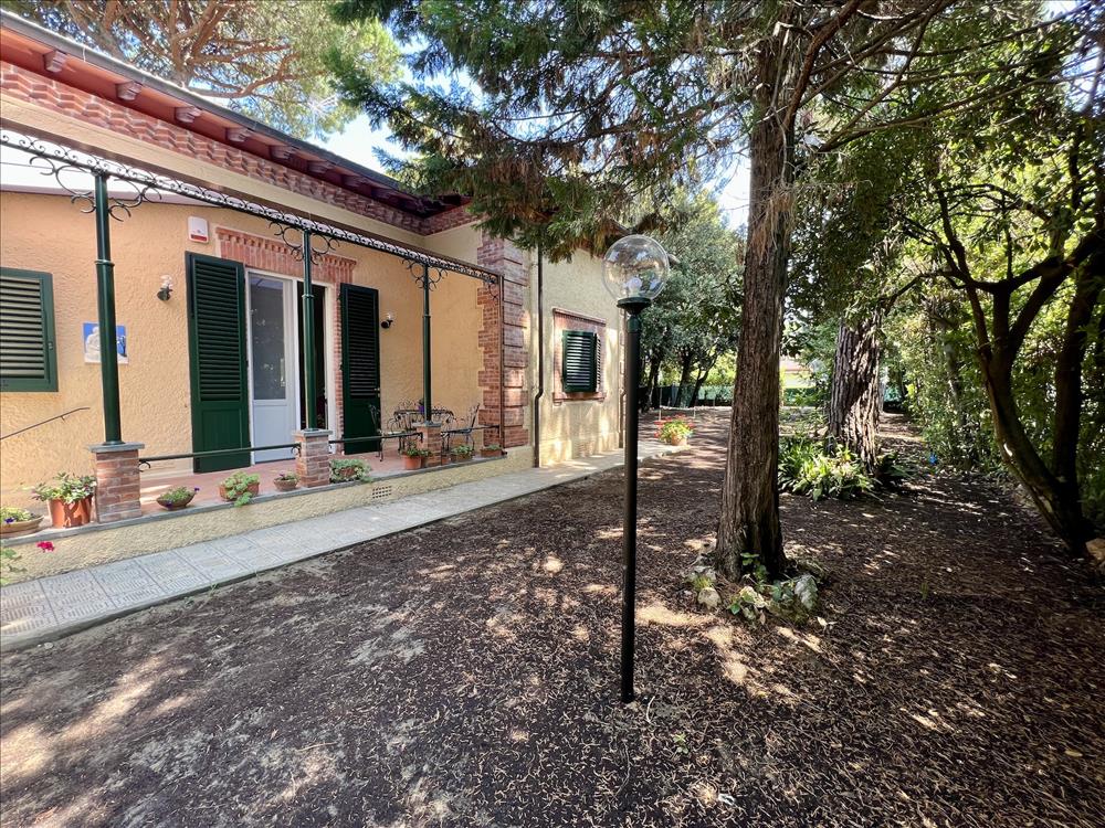 Villa in  Vendita Roma Imperialecodice: V124 